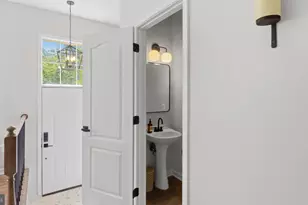 12000 Edgemere Cir, Reston, VA 20190 - Photo 16