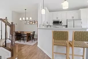 12000 Edgemere Cir, Reston, VA 20190 - Photo 10