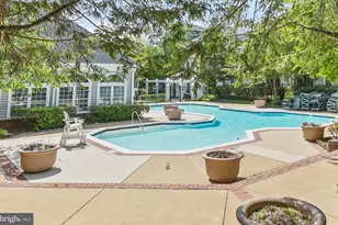 12864 Fair Briar Ln, Fairfax, VA 22033 - Photo 26