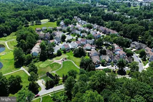 12136 Wedgeway Ct, Fairfax, VA 22033 - Photo 4