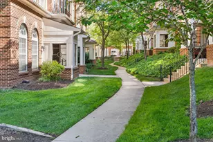 4431 Eastwick Ct, Fairfax, VA 22033 - Photo 4