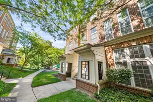 4431 Eastwick Ct, Fairfax, VA 22033 - Photo 2