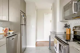 3245 Rio Dr, Falls Church, VA 22041 - Photo 4