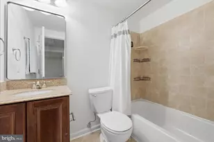5723 Walnut Wood Ln, Burke, VA 22015 - Photo 16