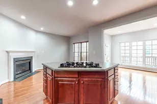 11618 Park Vista Blvd, Fairfax, VA 22030 - Photo 8