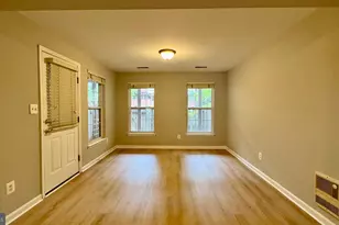 2571 Chase Wellesley Dr, Herndon, VA 20171 - Photo 8