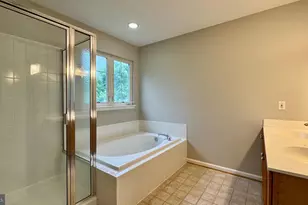 2571 Chase Wellesley Dr, Herndon, VA 20171 - Photo 30