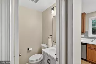 6710 Sydenstricker Rd, Springfield, VA 22152 - Photo 18