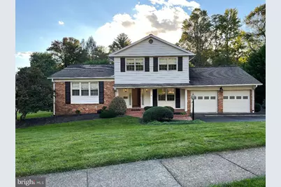 8111 Saxony Drive, Annandale, VA 22003 - Photo 2