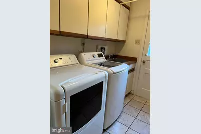 8111 Saxony Drive, Annandale, VA 22003 - Photo 12
