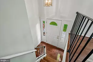10806 Oldfield Dr, Reston, VA 20191 - Photo 2