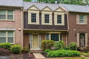 5661 Chelmsford Ct, Burke, VA 22015 - Photo 2
