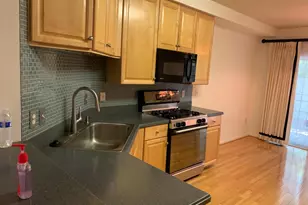 1591 Leeds Castle Dr, Vienna, VA 22182 - Photo 4