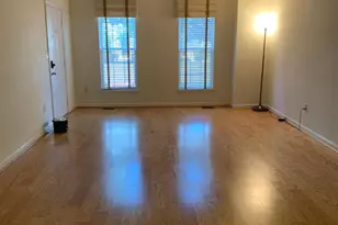 1591 Leeds Castle Dr, Vienna, VA 22182 - Photo 2