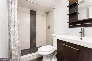 8415 Hollis Ln, Vienna, VA 22182 - Photo 16