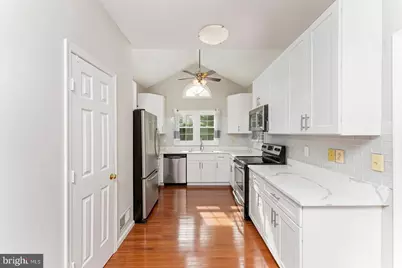 417 Madison Forest Drive, Herndon, VA 20170 - Photo 6
