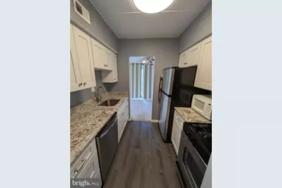 200 Locust Street SE #400, Vienna, VA 22180 - Photo 4