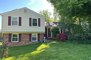 5141 Bradfield Dr, Annandale, VA 22003 - Photo 2