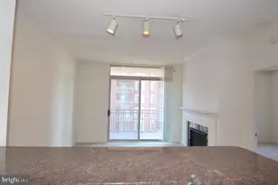 4490 Market Commons Dr, Fairfax, VA 22033 - Photo 6