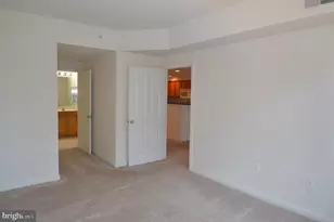 4490 Market Commons Dr, Fairfax, VA 22033 - Photo 14