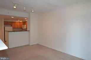4490 Market Commons Dr, Fairfax, VA 22033 - Photo 10