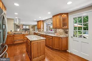 8207 Toll House Rd, Annandale, VA 22003 - Photo 22