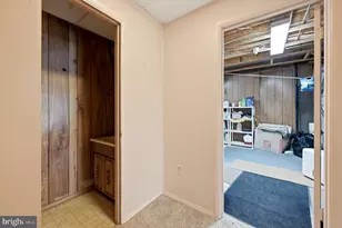 9937 Whitewater Dr, Burke, VA 22015 - Photo 36