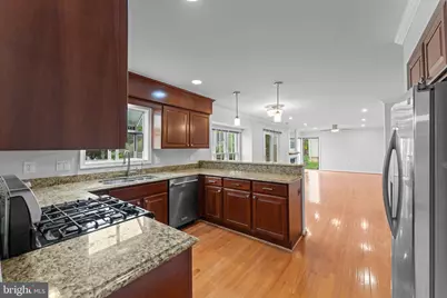 8952 Kenilworth Drive, Burke, VA 22015 - Photo 10