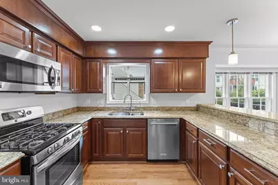 8952 Kenilworth Drive, Burke, VA 22015 - Photo 12
