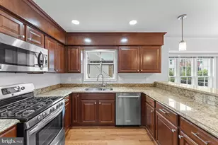 8952 Kenilworth Dr, Burke, VA 22015 - Photo 12