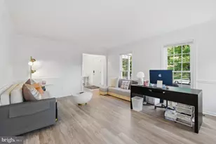 8619 Oak Chase Cir, Fairfax Station, VA 22039 - Photo 10