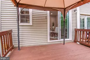 7832 Gum Springs Village Dr, Alexandria, VA 22306 - Photo 16