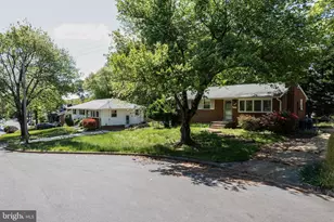 503 Gibson Dr SW, Vienna, VA 22180 - Photo 2