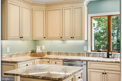 914 Waynewood Boulevard, Alexandria, VA 22308 - Photo 18