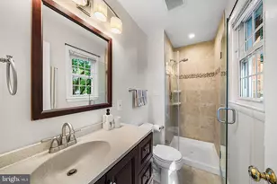 914 Waynewood Blvd, Alexandria, VA 22308 - Photo 32