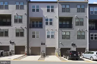 13367 Launders St, Herndon, VA 20171 - Photo 2