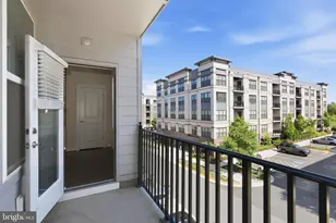 13367 Launders St, Herndon, VA 20171 - Photo 10