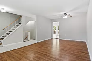 14219 Heritage Crossing Ln, Centreville, VA 20120 - Photo 8