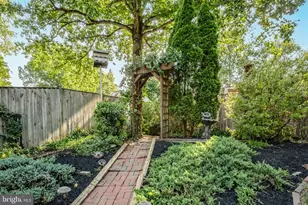 6214 Erman St, Burke, VA 22015 - Photo 12
