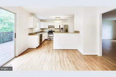 14738 Grobie Pond Lane, Centreville, VA 20120 - Photo 8