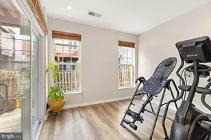 12957 Wood Cres Cir, Herndon, VA 20171 - Photo 8