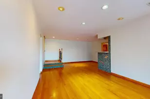 11208 Chestnut Grove Square, Reston, VA 20190 - Photo 2