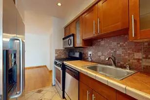 11208 Chestnut Grove Square, Reston, VA 20190 - Photo 8