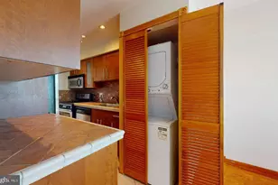 11208 Chestnut Grove Square, Reston, VA 20190 - Photo 12