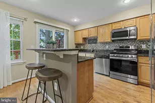 12346 Field Lark Ct, Fairfax, VA 22033 - Photo 8
