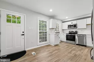 7937 Bethelen Woods Ln, Springfield, VA 22153 - Photo 12