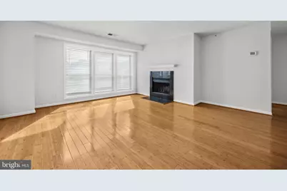 3175 Summit Square Drive #5-E12, Oakton, VA 22124 - Photo 2