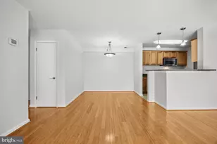 3175 Summit Square Dr, Oakton, VA 22124 - Photo 10