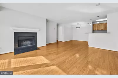 3175 Summit Square Drive #5-E12, Oakton, VA 22124 - Photo 4