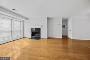 3175 Summit Square Dr, Oakton, VA 22124 - Photo 4